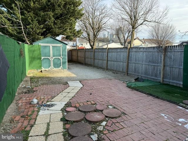 14 CHARLES ST, Hanover, PA 17331