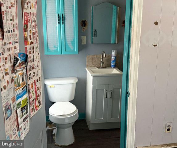 14 CHARLES ST, Hanover, PA 17331