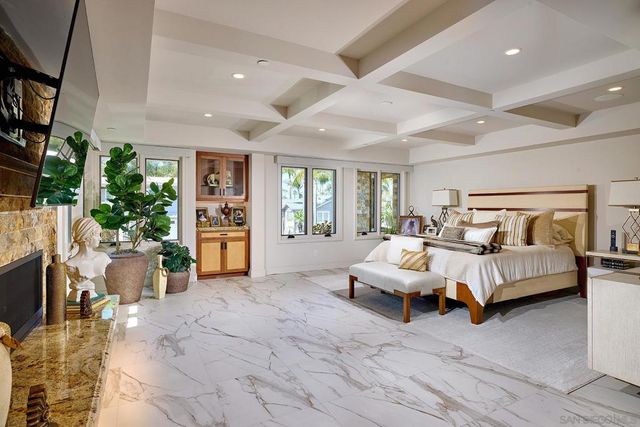 187 Cherry Ave, Carlsbad, CA 92008