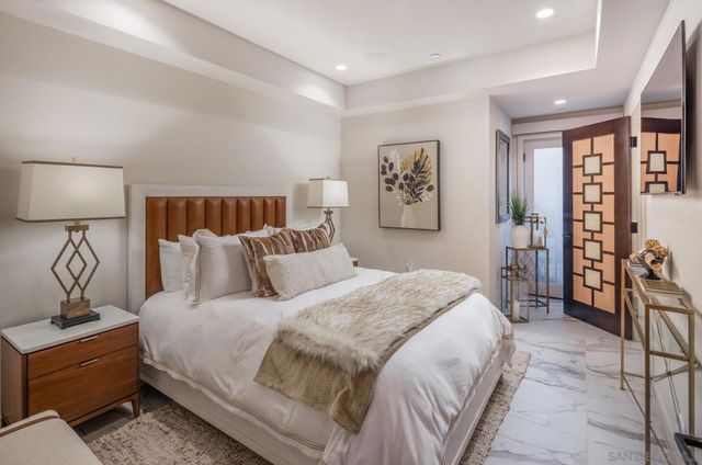 187 Cherry Ave, Carlsbad, CA 92008