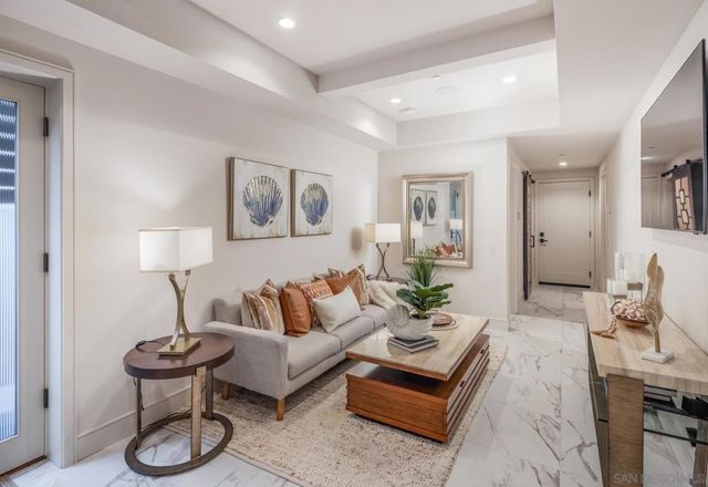 187 Cherry Ave, Carlsbad, CA 92008