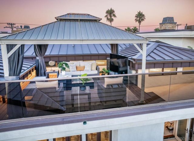 187 Cherry Ave, Carlsbad, CA 92008