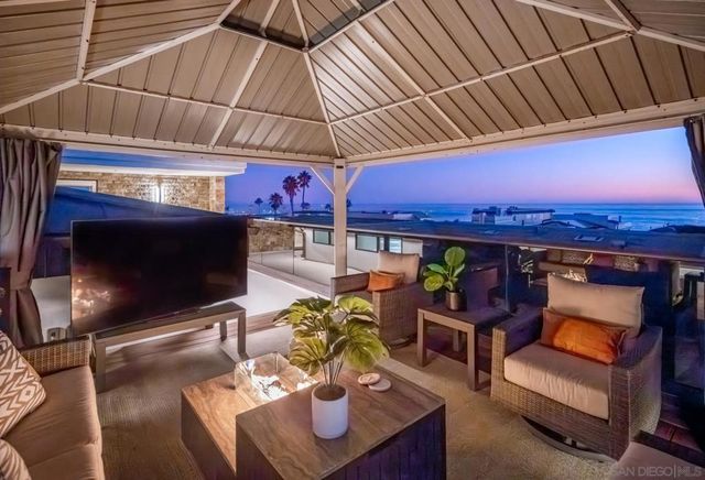 187 Cherry Ave, Carlsbad, CA 92008