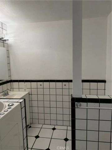1705 W Arbutus, Compton, CA 90220