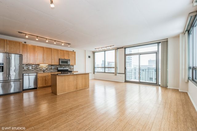 701 S Wells Street 2004, Chicago, IL 60607