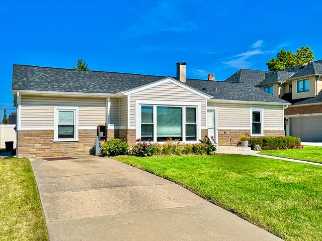 8150 W WINNEMAC Avenue, Norridge, IL 60706