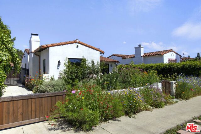 3952 Sutro Avenue, Los Angeles, CA 90008