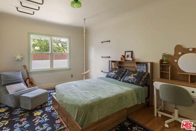 3952 Sutro Avenue, Los Angeles, CA 90008