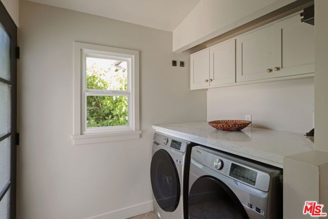 3952 Sutro Avenue, Los Angeles, CA 90008