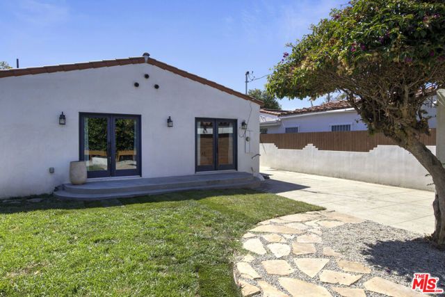 3952 Sutro Avenue, Los Angeles, CA 90008
