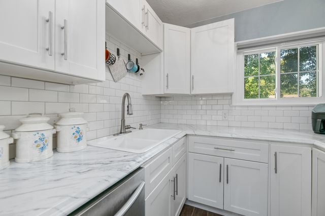 938 S HOLYOKE, Wichita, KS 67218