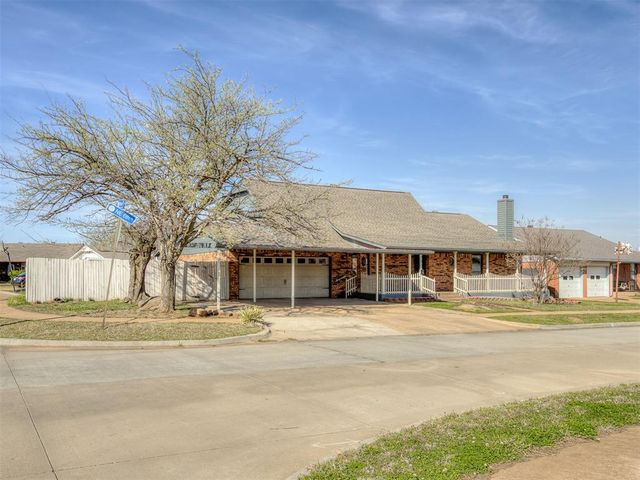 901 NE 6th Street, Moore, OK 73160