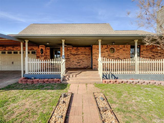 901 NE 6th Street, Moore, OK 73160
