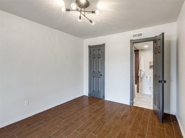 901 NE 6th Street, Moore, OK 73160