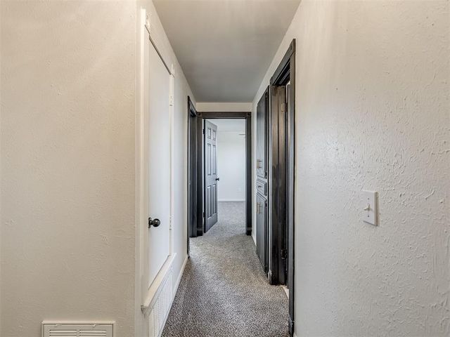 901 NE 6th Street, Moore, OK 73160