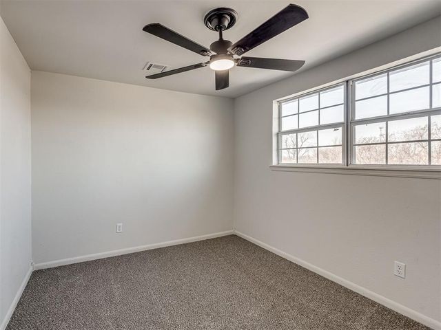 901 NE 6th Street, Moore, OK 73160
