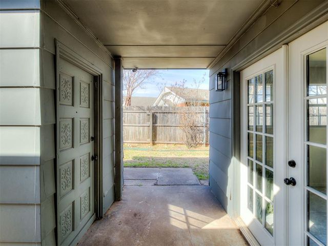 901 NE 6th Street, Moore, OK 73160