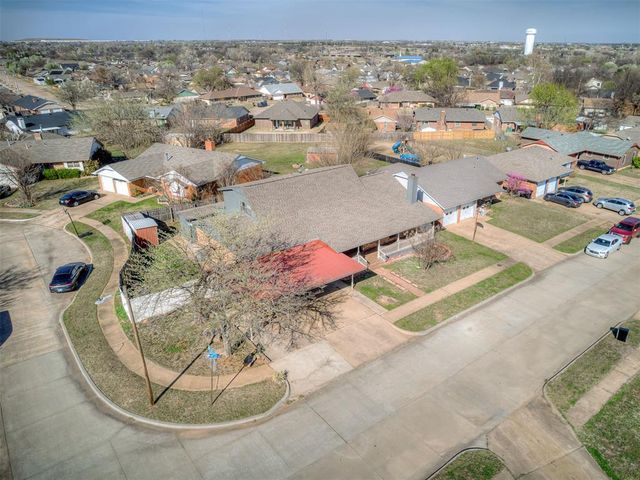 901 NE 6th Street, Moore, OK 73160