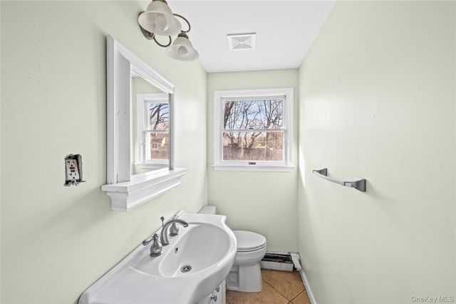 4 Vale Court, Mount Sinai, NY 11766