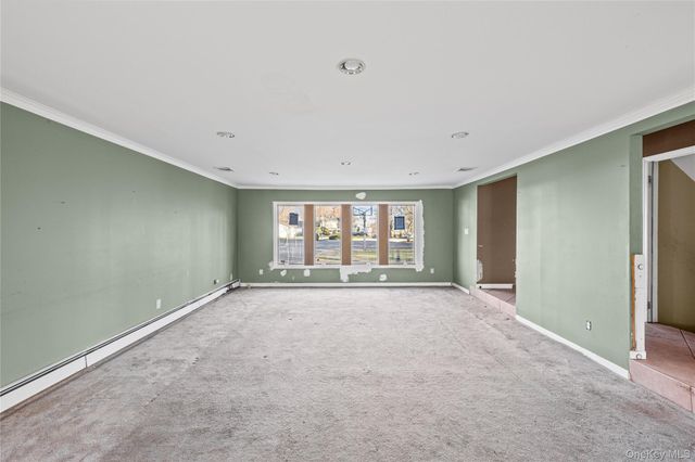 4 Vale Court, Mount Sinai, NY 11766