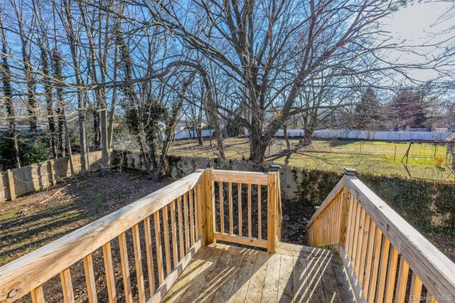 4 Vale Court, Mount Sinai, NY 11766