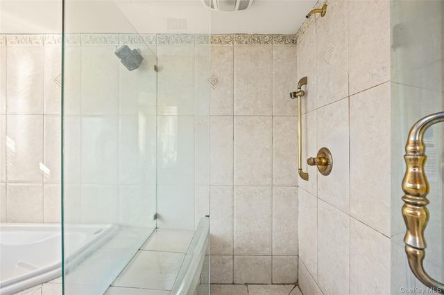 4 Vale Court, Mount Sinai, NY 11766