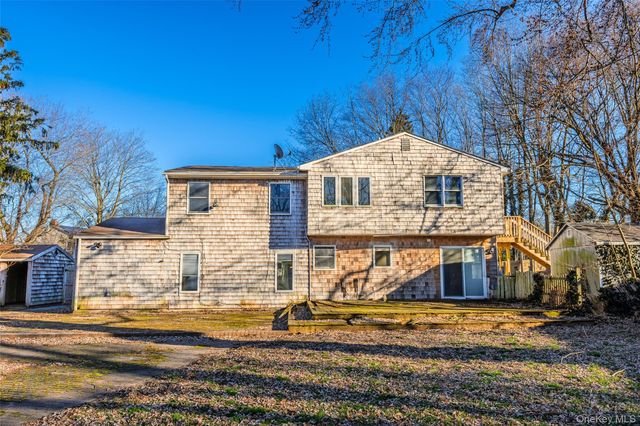 4 Vale Court, Mount Sinai, NY 11766