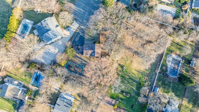 4 Vale Court, Mount Sinai, NY 11766