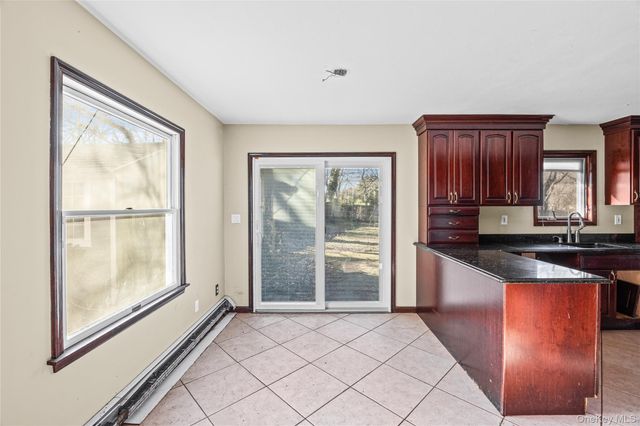 4 Vale Court, Mount Sinai, NY 11766