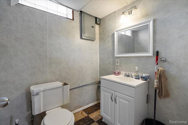 28740 Garfield Street, Roseville, MI 48066