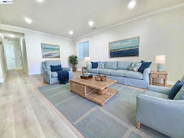 205 Wenatchee Cmn 16, Fremont, CA 94539