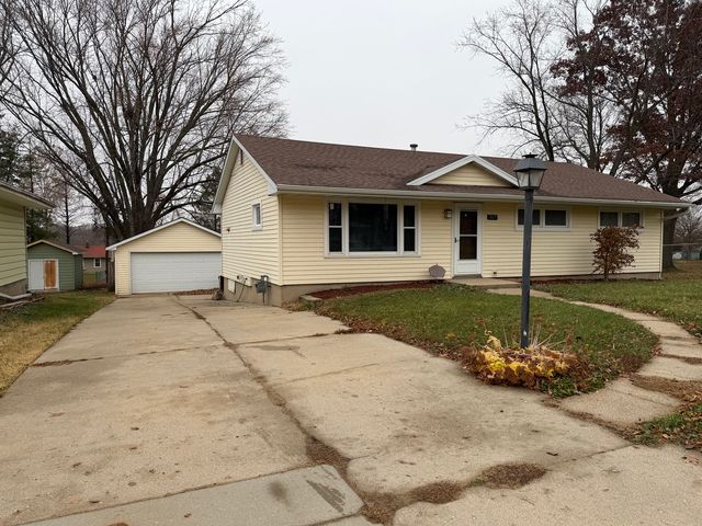 322 E 10th Street, Pecatonica, IL 61063
