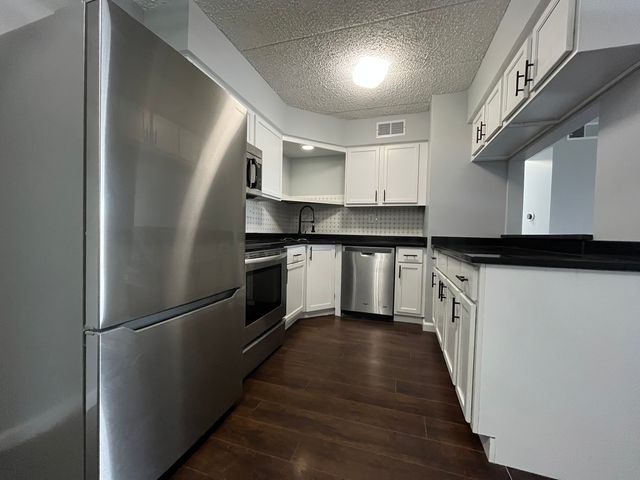 1620 Richmond Circle 306, Joliet, IL 60435