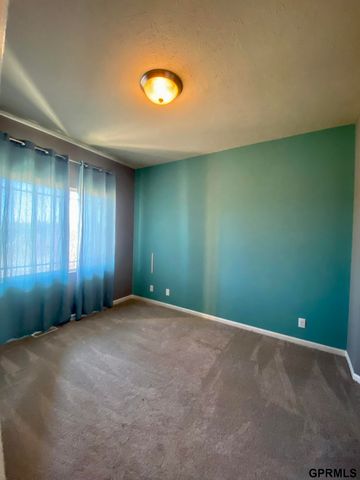 16214 Whitmore Street, Bennington, NE 68007