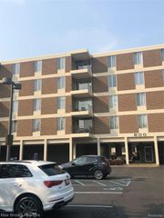 600 W BROWN Street 309, Birmingham, MI 48009