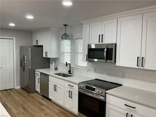 128 Davis DR, Williamsburg, VA 23185