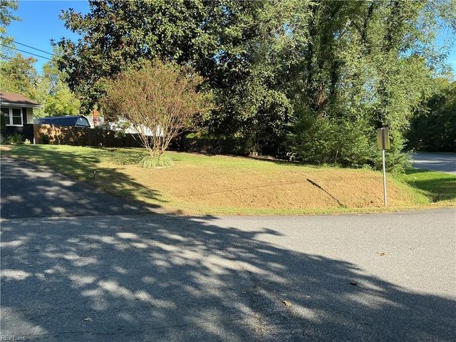 128 Davis DR, Williamsburg, VA 23185