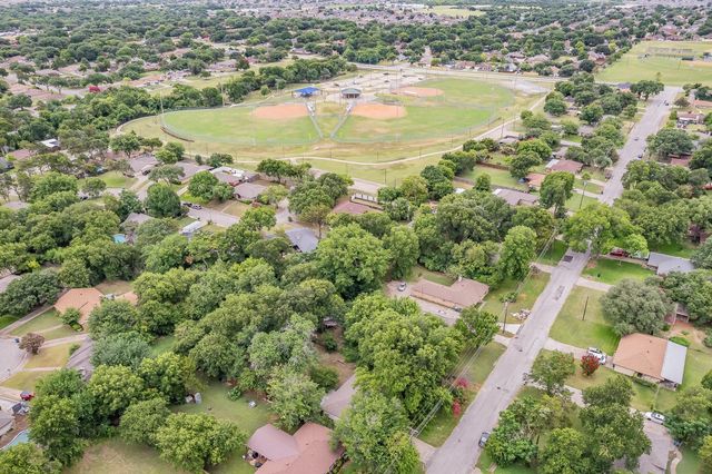 208 Evelyn Street, Desoto, TX 75115