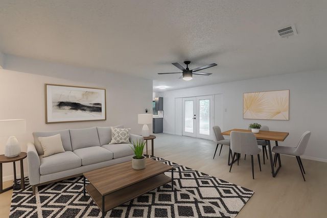 208 Evelyn Street, Desoto, TX 75115