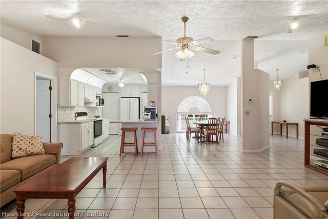 1086 Lake Carrie Drive, Lake Placid, FL 33852