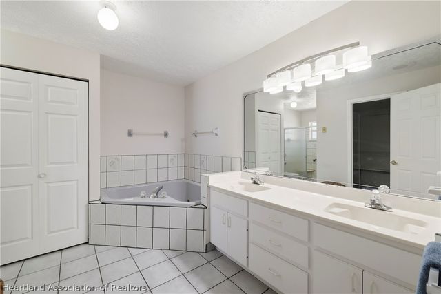 1086 Lake Carrie Drive, Lake Placid, FL 33852