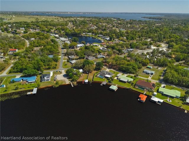1086 Lake Carrie Drive, Lake Placid, FL 33852