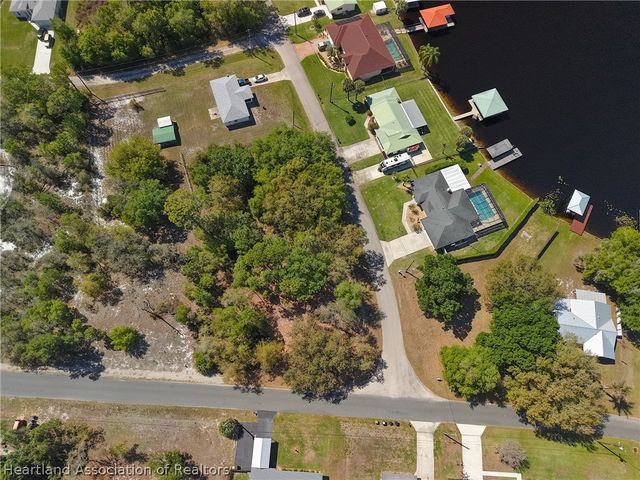 1086 Lake Carrie Drive, Lake Placid, FL 33852