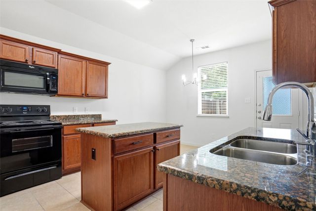 216 Meadow Ridge Drive, Anna, TX 75409