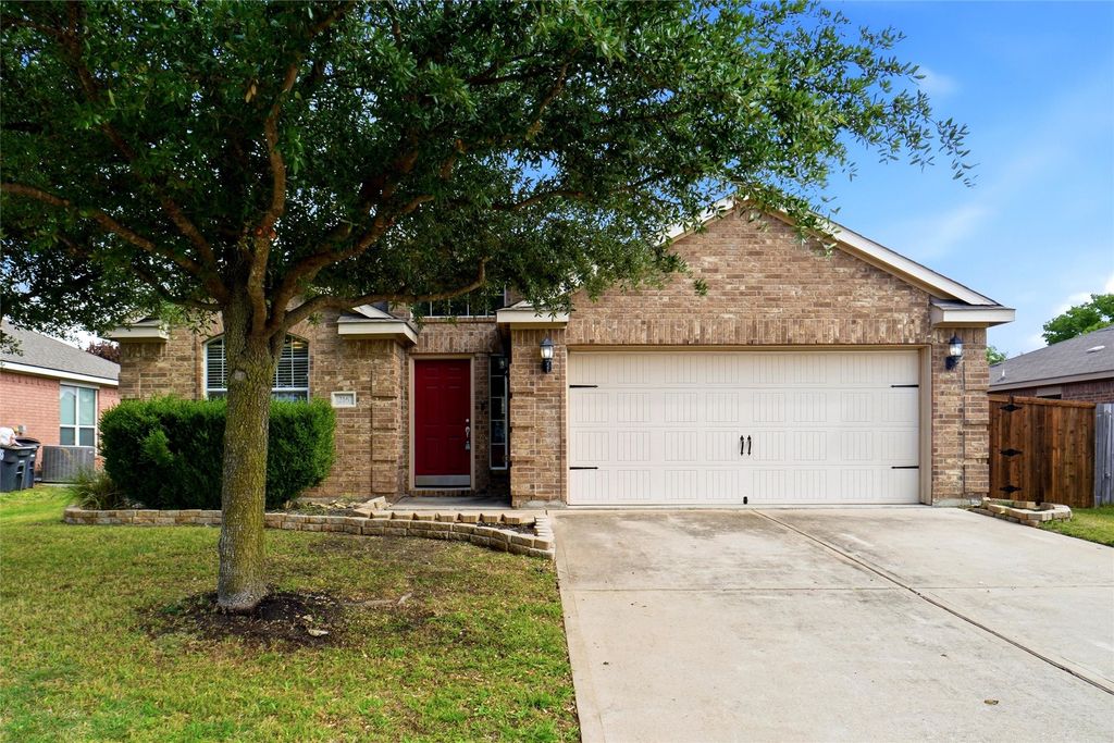 216 Meadow Ridge Drive, Anna, TX 75409