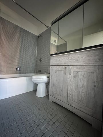 3600 N Lake Shore Drive 616, Chicago, IL 60613