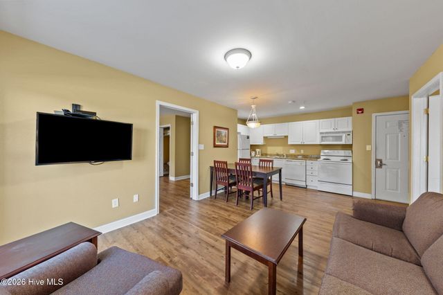 490 Little River Farm Boulevard 102a, Carthage, NC 28327