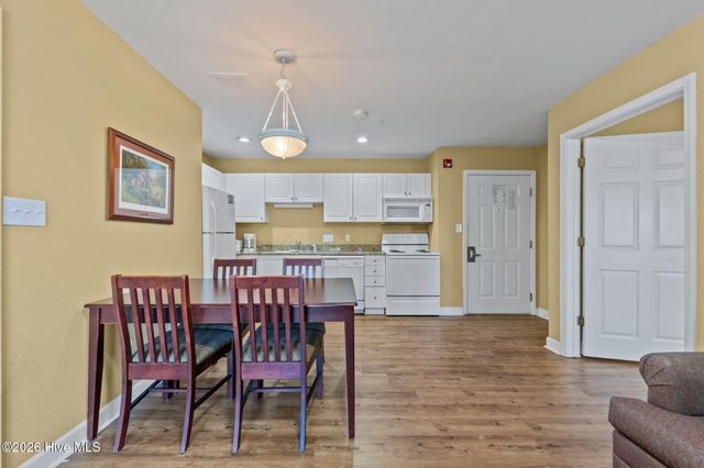 490 Little River Farm Boulevard 102a, Carthage, NC 28327