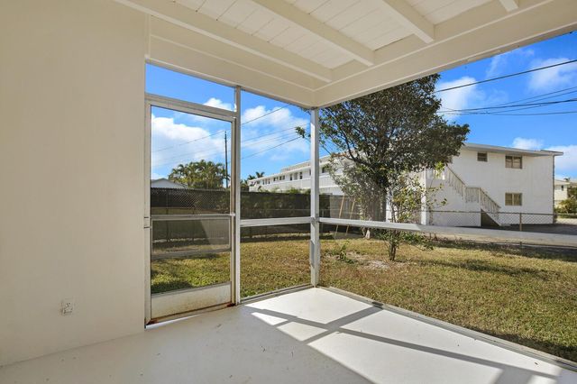 533 W Jasmine Drive B, Lake Park, FL 33403