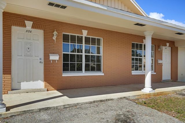 533 W Jasmine Drive B, Lake Park, FL 33403
